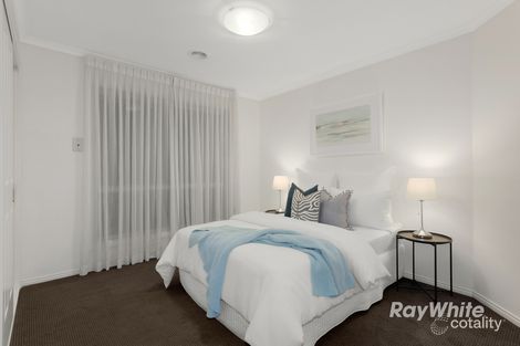 Property photo of 2/23 Manchester Grove Glen Huntly VIC 3163