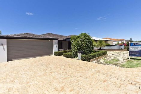 18 Barcoo Cl, Sinagra, WA 6065