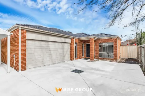 1C THOMAS ST, PAKENHAM, VIC 3810