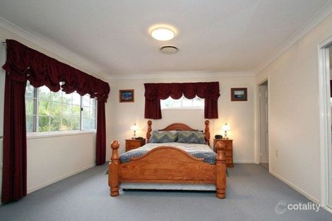 Property photo of 17 Googie Crescent Eight Mile Plains QLD 4113