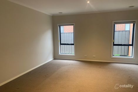 Property photo of 44 Calibre Circuit Clyde North VIC 3978