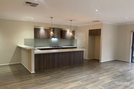Property photo of 44 Calibre Circuit Clyde North VIC 3978