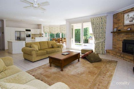 Property photo of 5 Victoria Close Eltham VIC 3095