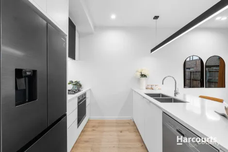 Property photo of 10 Northcote Circuit Burwood East VIC 3151