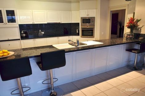 Property photo of 3 Chantilly Close Benowa QLD 4217