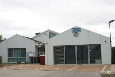 14 Royal Cres, Hillside, VIC 3037