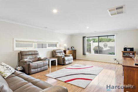 Property photo of 23 Lucerne Circuit Pakenham VIC 3810
