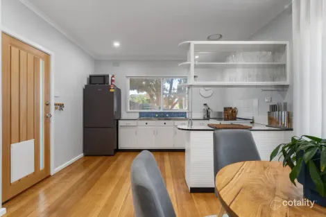 Property photo of 7 Marcellin Court Deer Park VIC 3023