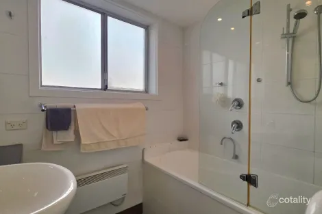 Property photo of 1/1 Omeo Court Bentleigh East VIC 3165