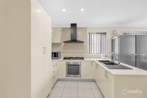 Property photo of 6 Leafy Grove Plumpton NSW 2761