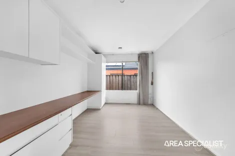 Property photo of 10 Alder Way Cranbourne VIC 3977