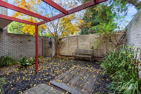 Property photo of 2/28-30 Olive Grove Parkdale VIC 3195