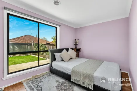 Property photo of 61 Bowral Loop Craigieburn VIC 3064