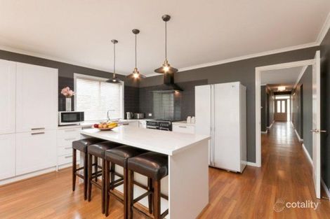 Property photo of 13 The Creek Approach Craigieburn VIC 3064