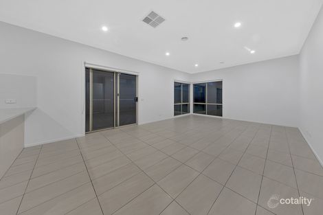 Property photo of 8 Cotchin Close Wollert VIC 3750