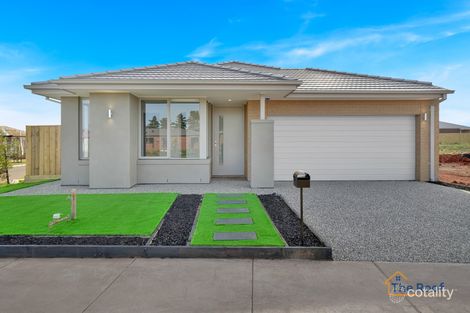 8 Everlasting Bvd, Strathtulloh, VIC 3338