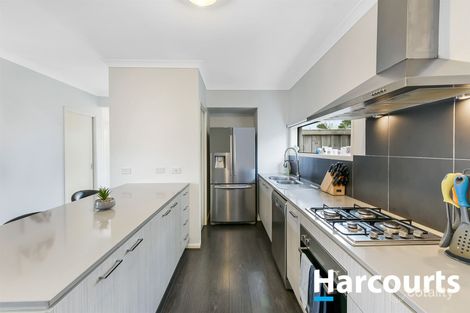 Property photo of 33B Royaloak Crescent Cranbourne East VIC 3977
