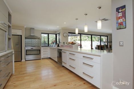 Property photo of 2 Redheart Drive Thornlie WA 6108