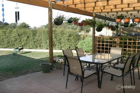 Property photo of 6 Howard Place Berwick VIC 3806