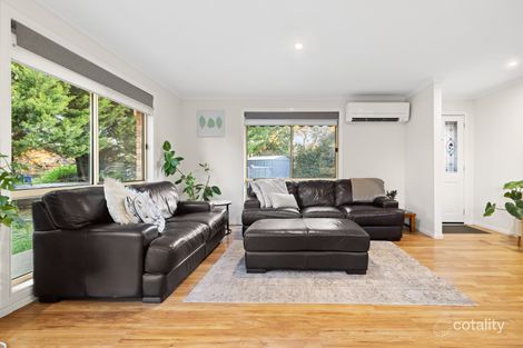 Property photo of 11 Citrinus Court Romsey VIC 3434