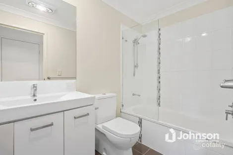 Property photo of 2/22 Cola Crescent Wynnum West QLD 4178