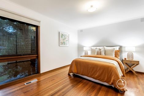 Property photo of 2 Dunbarton Drive Eltham North VIC 3095
