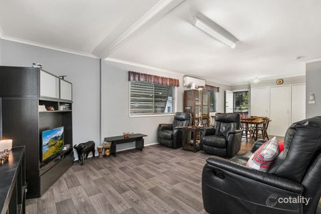 Property photo of 15 Edinglassie Street Seventeen Mile Rocks QLD 4073