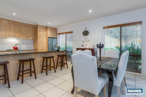 Property photo of 18 Sovereign Manors Crescent Rowville VIC 3178