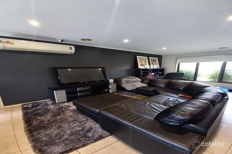 Property photo of 43 Barleygrass Crescent Brookfield VIC 3338