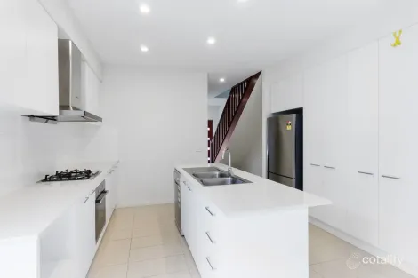 Property photo of 2/95 Grieve Parade Altona VIC 3018