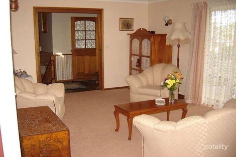 Property photo of 28 Dawn Crescent Mount Riverview NSW 2774