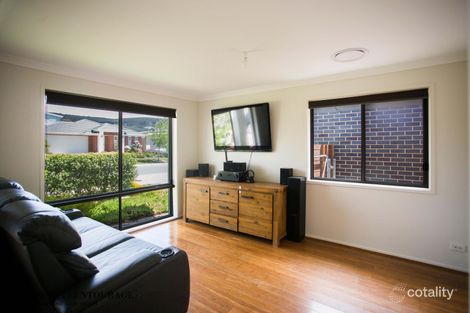 Property photo of 18 Greg Urwin Circuit Casey ACT 2913