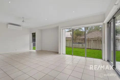 Property photo of 71 Torrens Crescent Wakerley QLD 4154