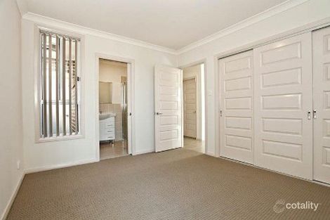 Property photo of 63 Finsbury Circuit Ropes Crossing NSW 2760