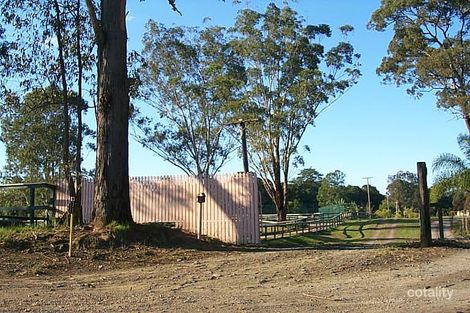 31 Isambert Rd, Landsborough, QLD 4550