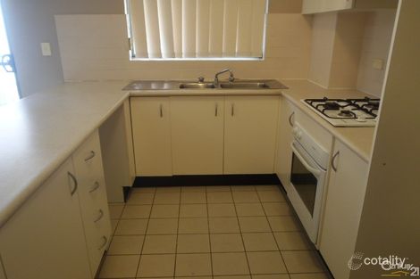 Property photo of 25/11-13 Fourth Avenue Blacktown NSW 2148