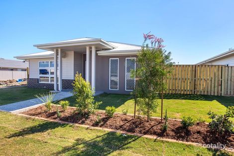 Property photo of 38 Grant Avenue Hope Island QLD 4212