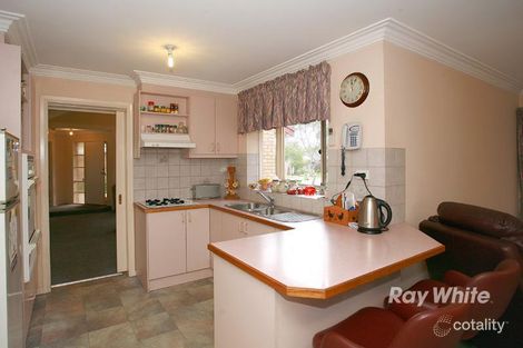 Property photo of 13 Loganberry Close Cranbourne North VIC 3977