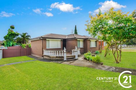 25 Coolatai Cres, Bossley Park, NSW 2176