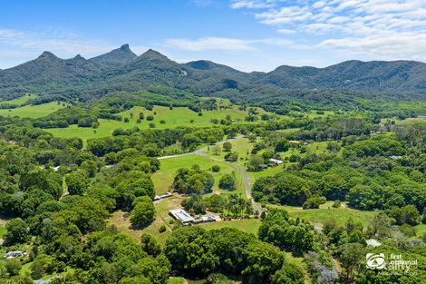 32 Meadow Pl, Uki, NSW 2484