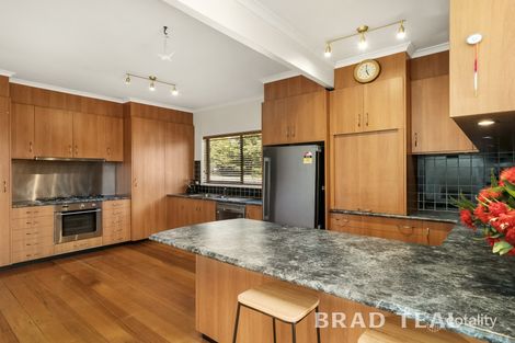 Property photo of 11 Summit Avenue Oak Park VIC 3046