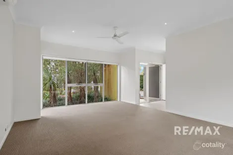 Property photo of 71 Torrens Crescent Wakerley QLD 4154