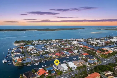 1/107 BAYVIEW ST, RUNAWAY BAY, QLD 4216