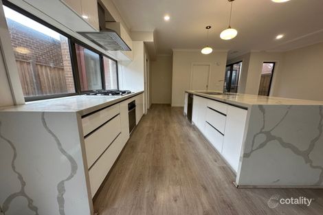 Property photo of 13 Canopy Crescent Hillside VIC 3037