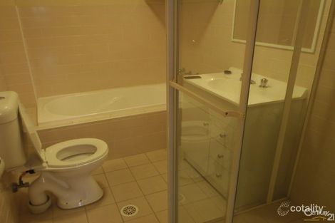 Property photo of 25/11-13 Fourth Avenue Blacktown NSW 2148