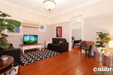 Property photo of 435 Waterworks Road Ashgrove QLD 4060
