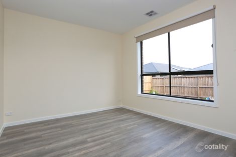 Property photo of 16 Tangerine Road Manor Lakes VIC 3024