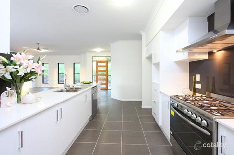 Property photo of 19 Gainsborough Drive Pimpama QLD 4209
