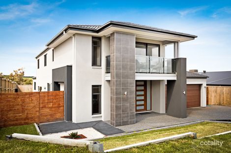 24 Summerhill Dr, Pakenham, VIC 3810