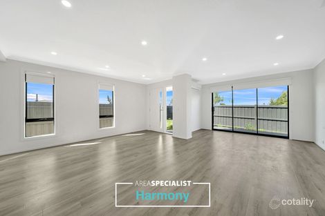 Property photo of 16 Pippen Loop Deanside VIC 3336